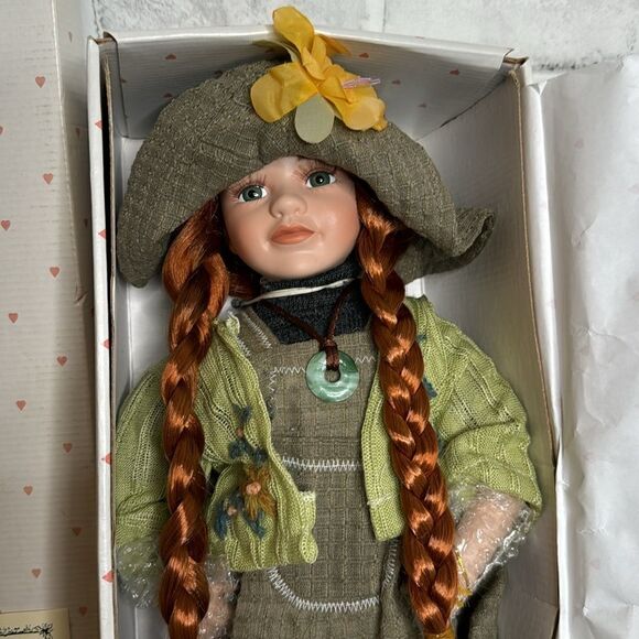 NIB Vintage The Broadway Collection Porcelain Doll Limited Edition Polly 12400 - Picture 2 of 6